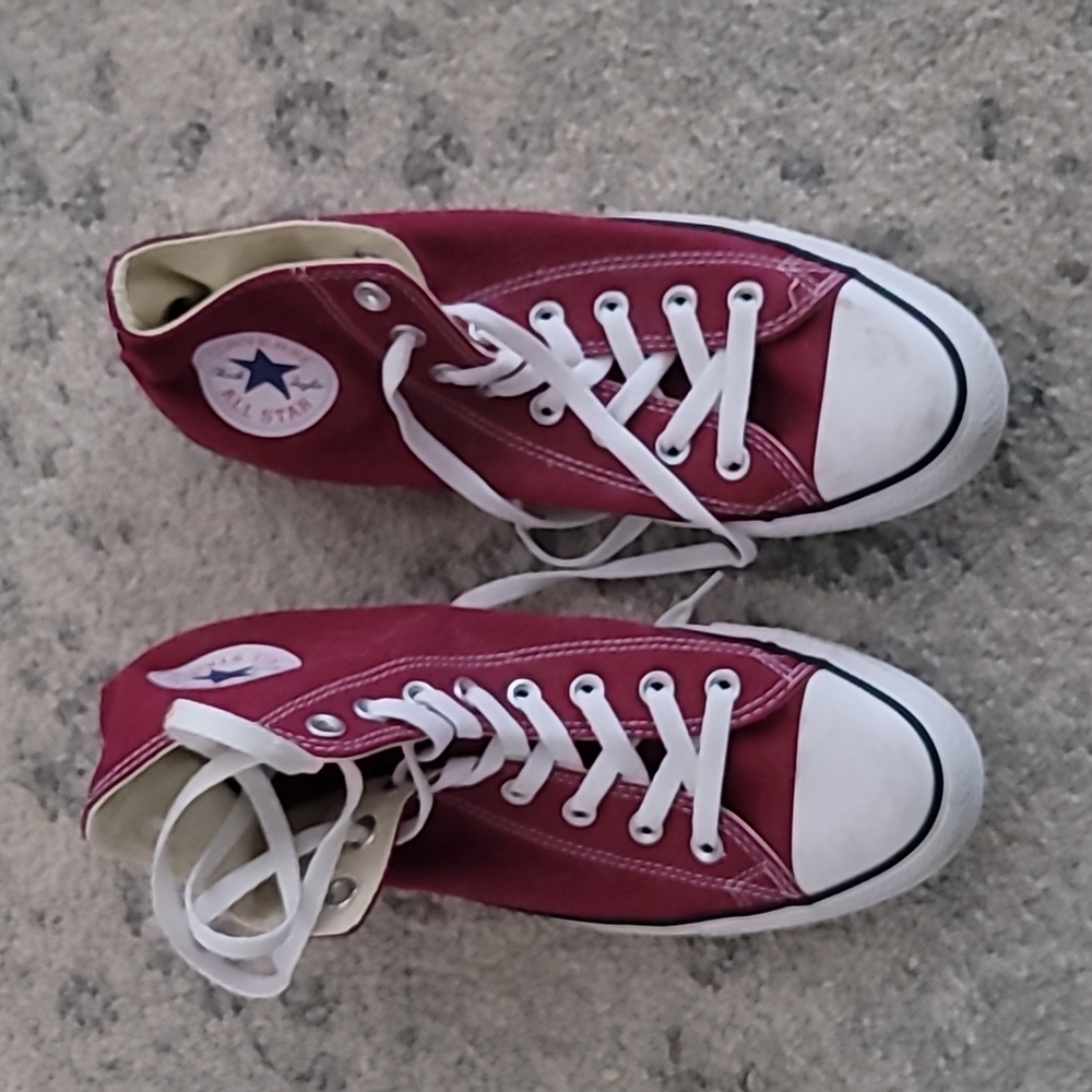 Maroon/Wine Converse